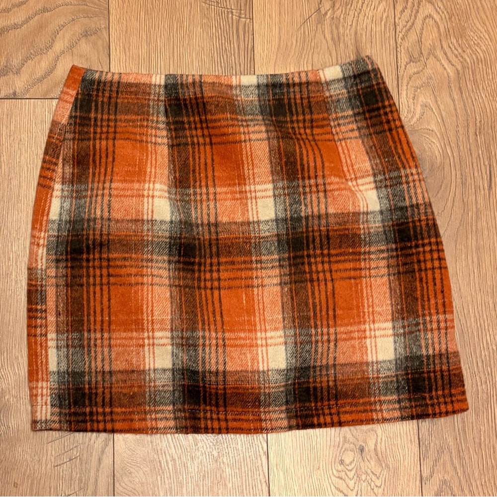 Chic Plaid Mini Skirt in Orange and Black